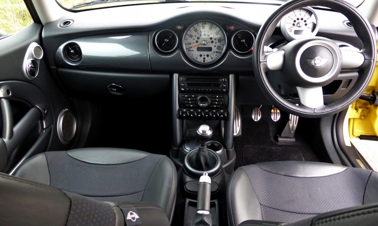 Mini Cooper S John Cooper Works JCW