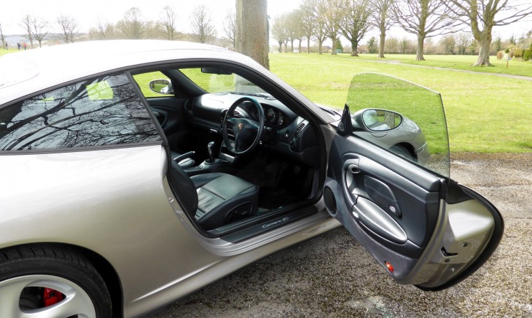 Porsche 911 Carrera 4S