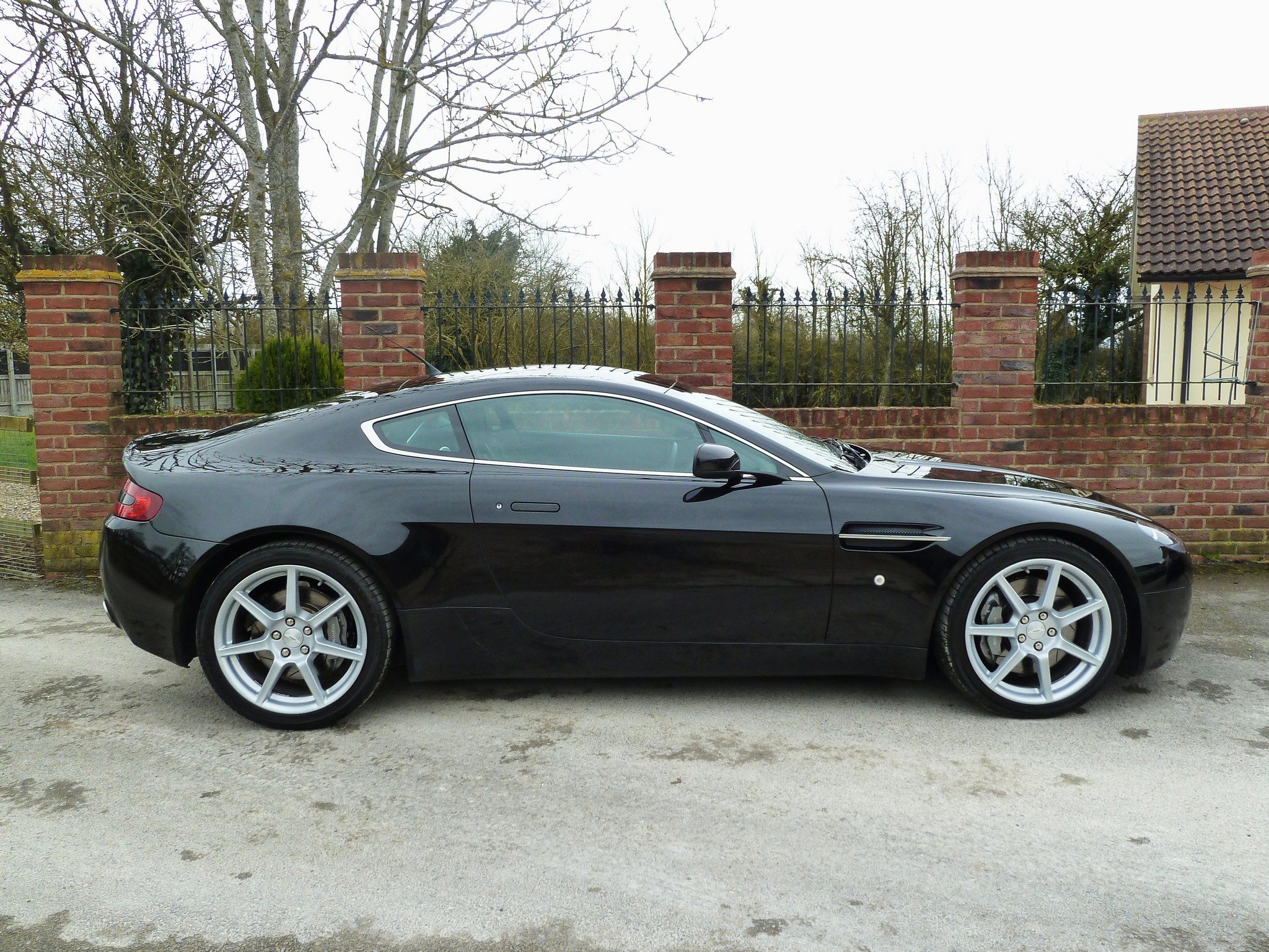 Aston Martin V8 Vantage