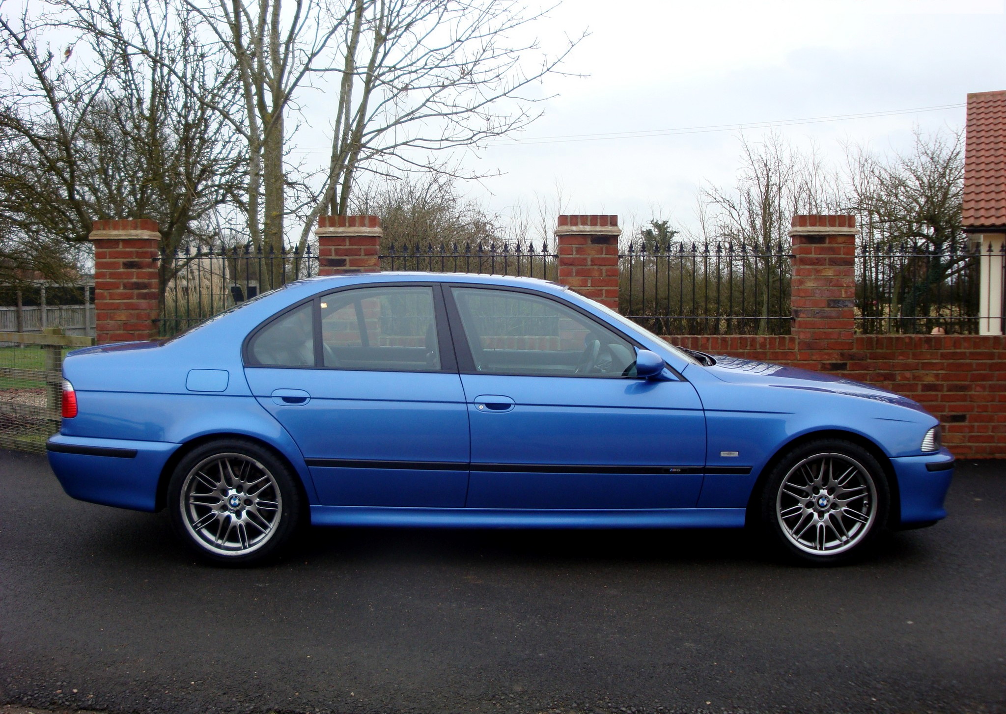 BMW M5 Estoril Blue